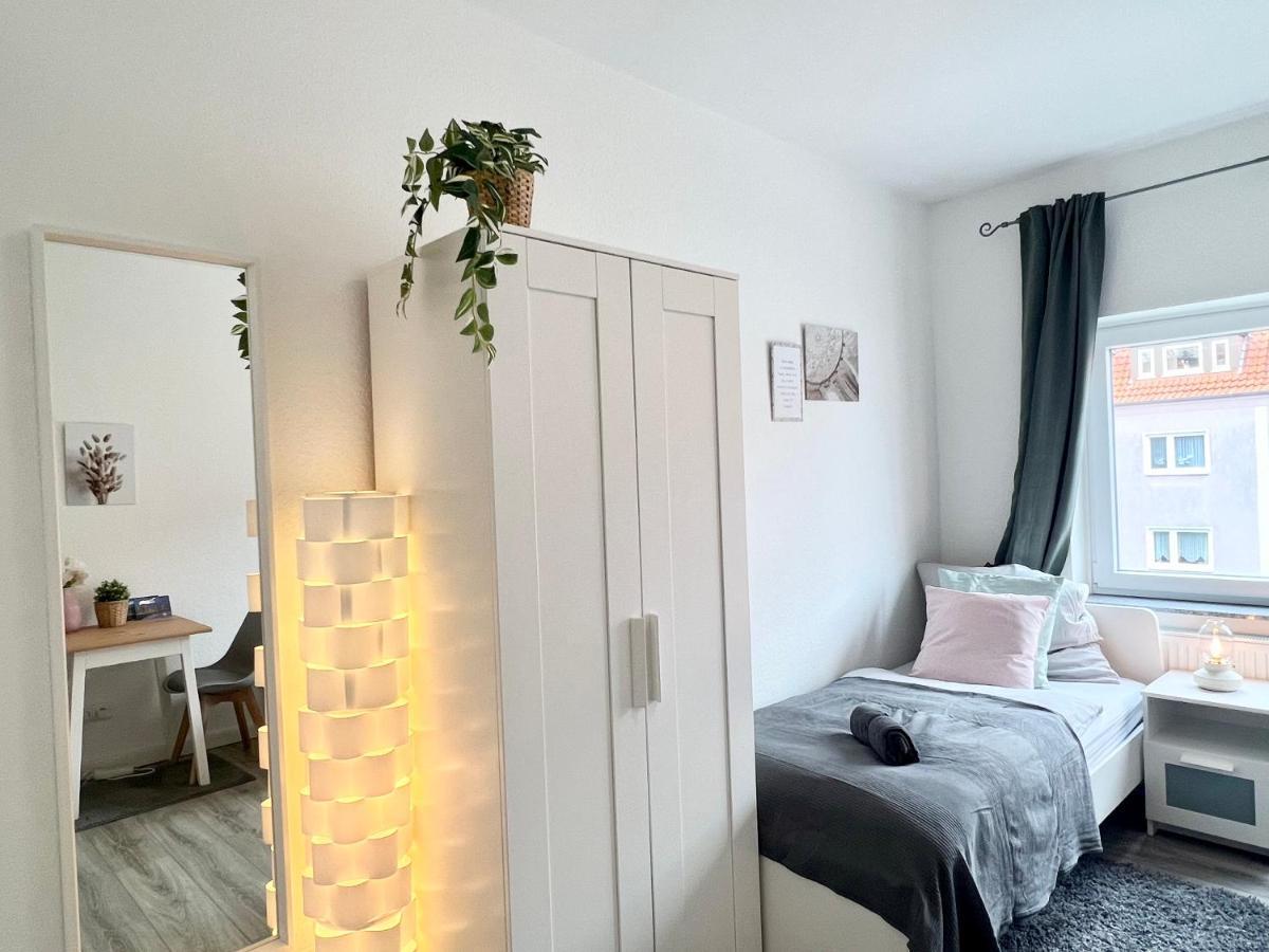 Helle, Gemuetliche Ferienwohnung In 브레머하펜 외부 사진